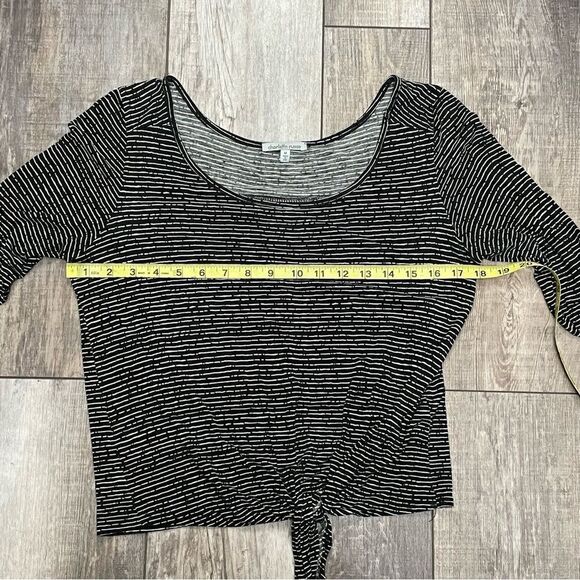 Charlotte Russe 3/4 Sleeve Horizontal Stripe Blouse Scoop Neck Black White Med - Picture 8 of 9